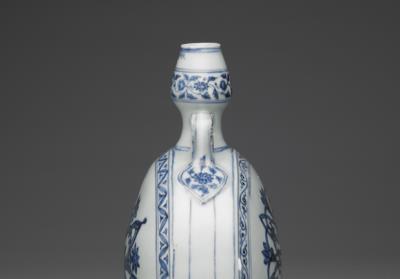 图片[2]-Flask with floral design in underglaze blue, Ming dynasty, Xuande reign (1426-1435)-China Archive